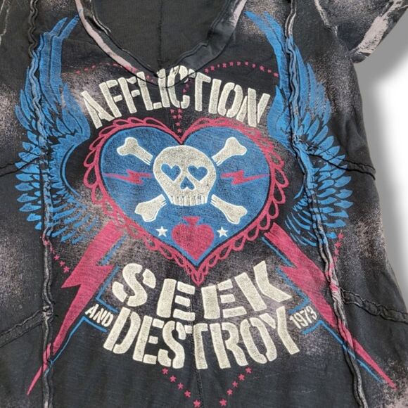Affliction Top Size Medium Y2K Affliction Seek and Destroy Graphic Print T-Shirt - Picture 4 of 7